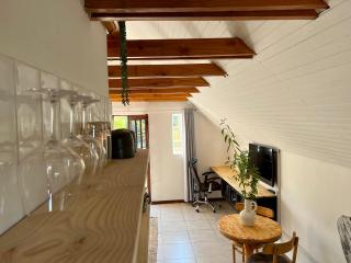 Cosy City Cottage - 1