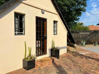 Cosy City Cottage - 8