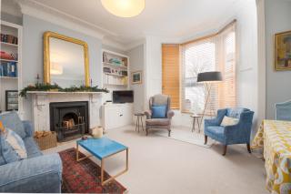 Charming flat in leafy West London by UnderTheDoormat - Londra - 0