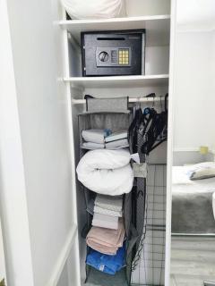 Bright 1-bedroom Apartment by River Thames - 2