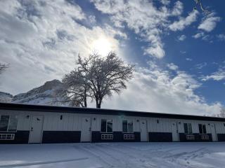 The Homestead - Palisade - 7