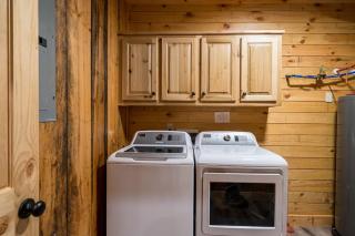 The Llaguna Lodge - New Cabin, Sleeps 10, Fire Pit, Hot Tub, in Blue Ridge , GA - Blue Ridge - 2