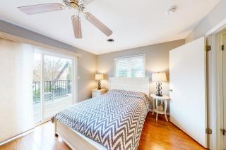 Scarborough Village - 245 Country Club Dr, Unit #608 - 3
