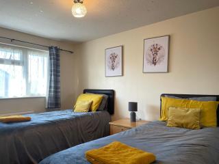 Contractor Relocations and holidays stays in Letchworth ,Newly Refurbished - 5