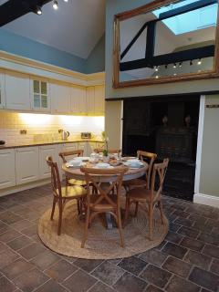 The West Wing at Eriviat Hall Hot Tub - 1