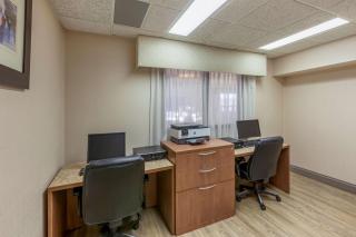 Best Western Plus Burlington Inn & Suites - Burlington - 6