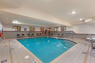 Best Western Plus Burlington Inn & Suites - Burlington - 7
