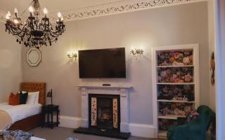 Lovely 4 bedroom Apt with 7 beds and Free Parking - 7