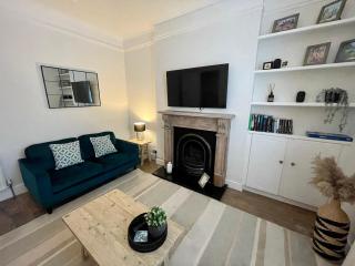 Traditional Cottage in West Kilbride Village - 1