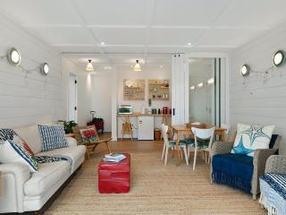 MaiMoana - Hatfields Beach Cliff-Top Retreat - 3