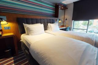 Village Hotel Leeds South - 3