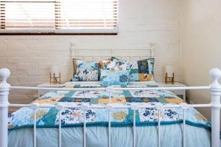 Maldon Cosy Garden Cottage - Charming One Room Studio - Maldon - 1