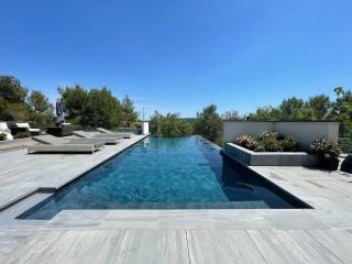 A prestigious villa with 2 swimming pools and 1 spa in the south of France - 1
