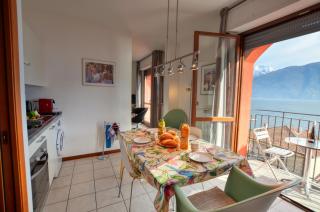 Lake View Apartment Golden Triangle - 2