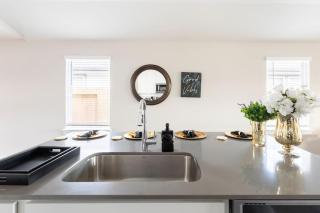 Luxe 3 Bedroom Villa - Near Airport, NRG, Downtown - Houston - 3