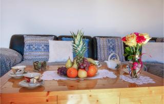 4 Bedroom Beautiful Home In Mravinci - 4