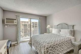 Beautifully Updated Ocean View Studio! Sea Mist 50503 - Myrtle Beach - 0