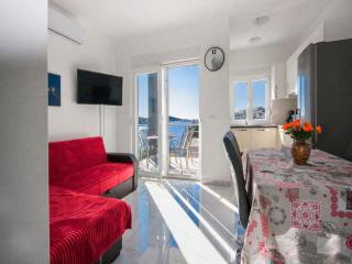 Apartments Happy Holiday - Rogoznica - 6