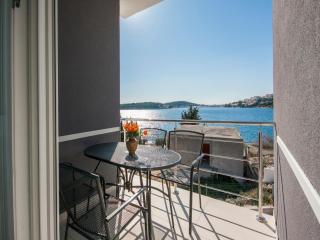 Apartments Happy Holiday - Rogoznica - 0