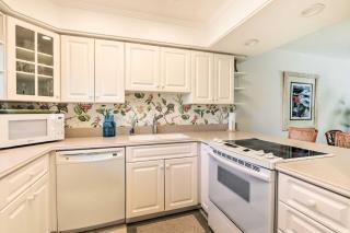 Walk to Ocean Bradenton Beach Condo with Patio - Bradenton Beach - 1