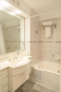 Hotel HR Plaza Luxor - Buenos Aires - 3