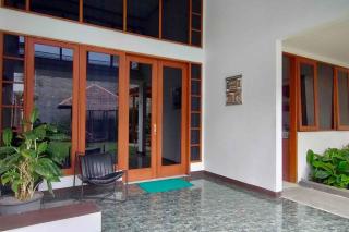 Villa Rumah Oma Lembang 4 Kamar Strategis - Bongkor - 6