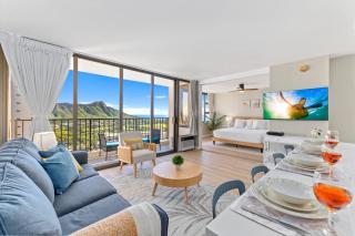Stylish Oasis with Great Ocean and Diamond Head Views, Free Parking! - Honolulu - 0