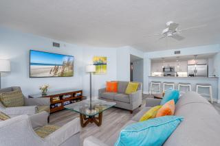 Immaculate Direct Gulf Front 3 Bedroom Condo - Gullwing 505 condo - Fort Myers Beach - 0