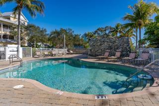 -The Bonita Paddle Efficiency- Your Home Away From Home in Paradise condo - 1