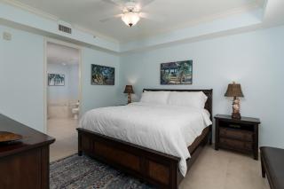 - The Bonita Paddle A202 - Beautiful Bonita Springs Condo with Mother In Law Suite! condo - 1