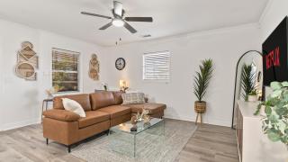 Modern & Comfy ~ 15mins to Downtown ~ Queen Beds! - Columbus - 8