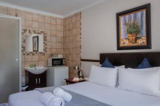 Park Living Guesthouse - Bloemfontein - 6