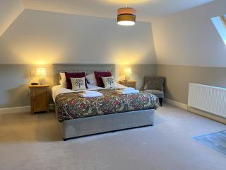 Rose Cottage with Hot Tub - 4