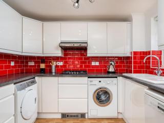 Pass the Keys Stylish 4 Bedroom Home with Parking in Borehamwood - Borehamwood - 5