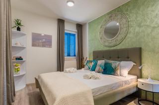 DITO - 4 stars - Cres - 5