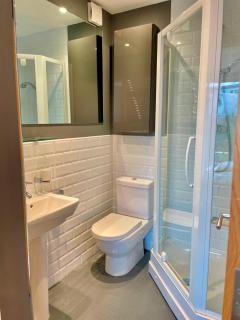 Coopers Lodge Luxury Lakefront Home Pool Spa - Cirencester - 6