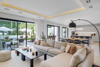 Brand New Modern 5 BDRM Villa in Puerto Banús - Marbella - 2