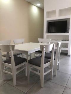 Casa moderna y amplia con patio y cochera techada - San Nicolás de los Arroyos - 4