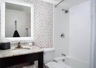 Holiday Inn & Suites Boston Peabody by IHG - 5