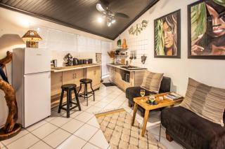 Hello Sunshine Self Catering Studio Apartments - Mbombela - 9