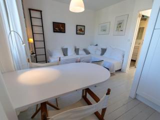 Appartement rénové avec vue sur mer au Palais - FR-1-418-80 - Le Palais - 9