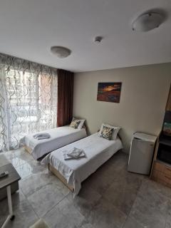 Admiral Plaza Sunrise Apartments C13 - Sunny Beach - 0