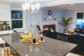 -No2- Sizeable Room in a House - 6 min to Babson College & 4 min to I-95-I90-Route 9 at Needham Boston - 4