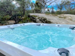 Yosemite Cozy house with King Bed, Fast Wifi & Hot Tub - 0