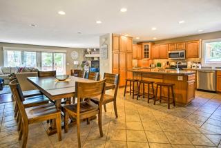 Spacious Mears House -Steps From Lake Michigan! - Mears - 6