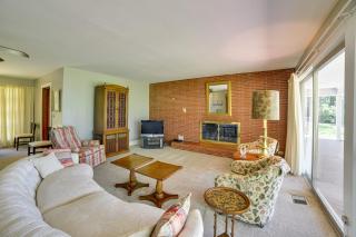 Fifties Beaufort Home with Patio, On Newport River! - Beaufort - 8