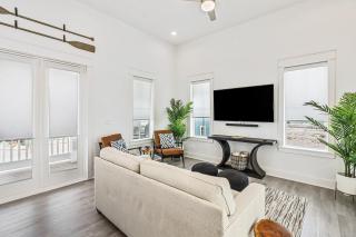 The Little House On The Port - 9