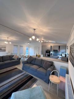 The Warren Holiday Park - Family Chalet - Abersoch - 1