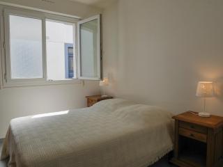 Appartement rénové en plein centre de Palais avec cour ensoleillée, proche du port, animaux acceptés - FR-1-418-222 - Le Palais - 3