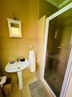 Lighthouse Inn - Bloemfontein - 3